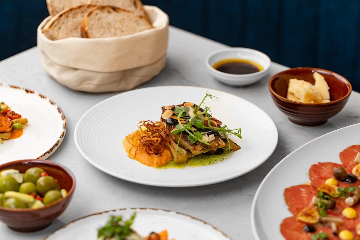 Middle Eight - Covent Garden - Preferred Hotels And Resorts Λονδίνο Εξωτερικό φωτογραφία A selection of dishes at the restaurant